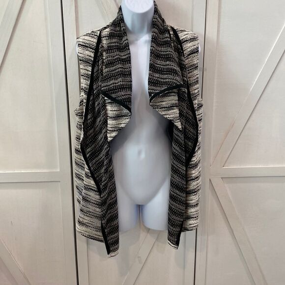 Anthropologie Dolan T-Shirt Sleeveless Cascade Cardigan Vest Size Medium - Picture 2 of 9